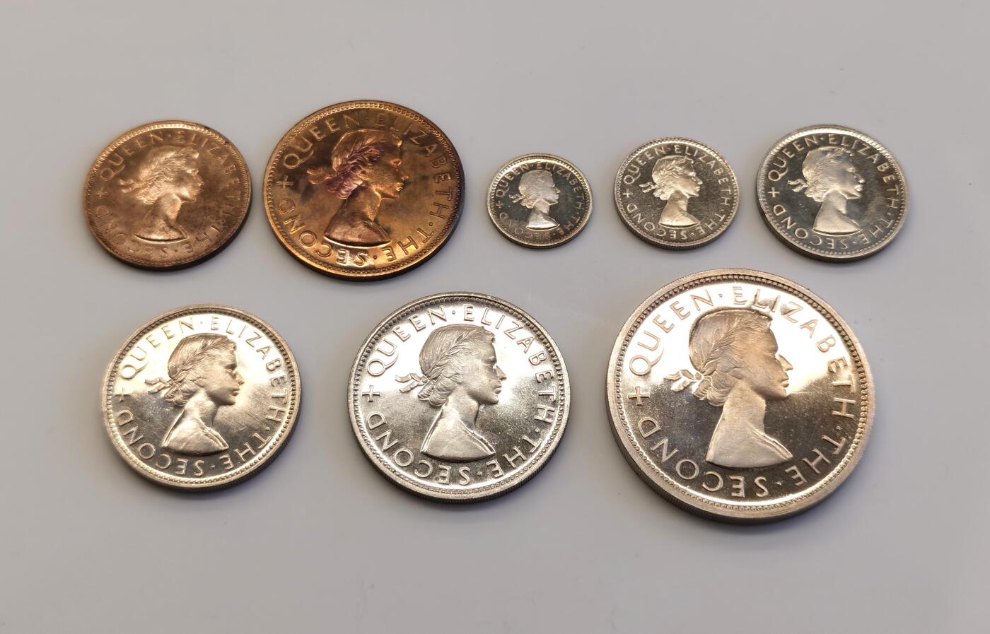 博洋堂世界钱币拍卖第086期（全场包邮） 新西兰1953年伊丽莎白二世登基精制纪念套币 发行量仅7000套 经典图案