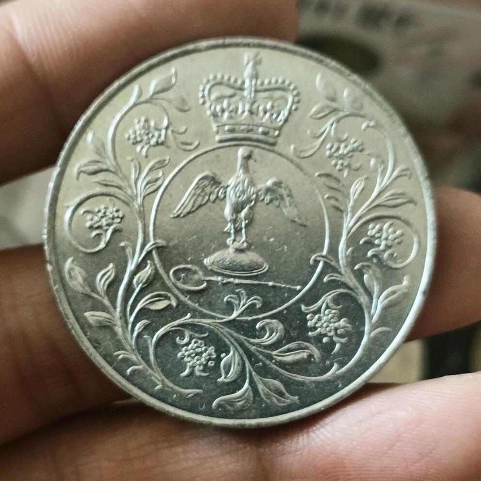 通元堂专场第二期无押金可累计捡漏，全场50包邮，偏远地区除外。 英国1克朗1977年伊丽莎白女王登基25周年纪念币