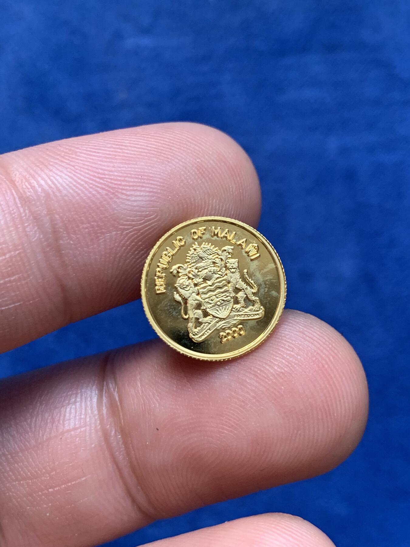 《竞宝斋》第294场- 周日，周一  2场连拍 （全场包邮） 马拉维2000年大象5克瓦查金币 1.24克  999金