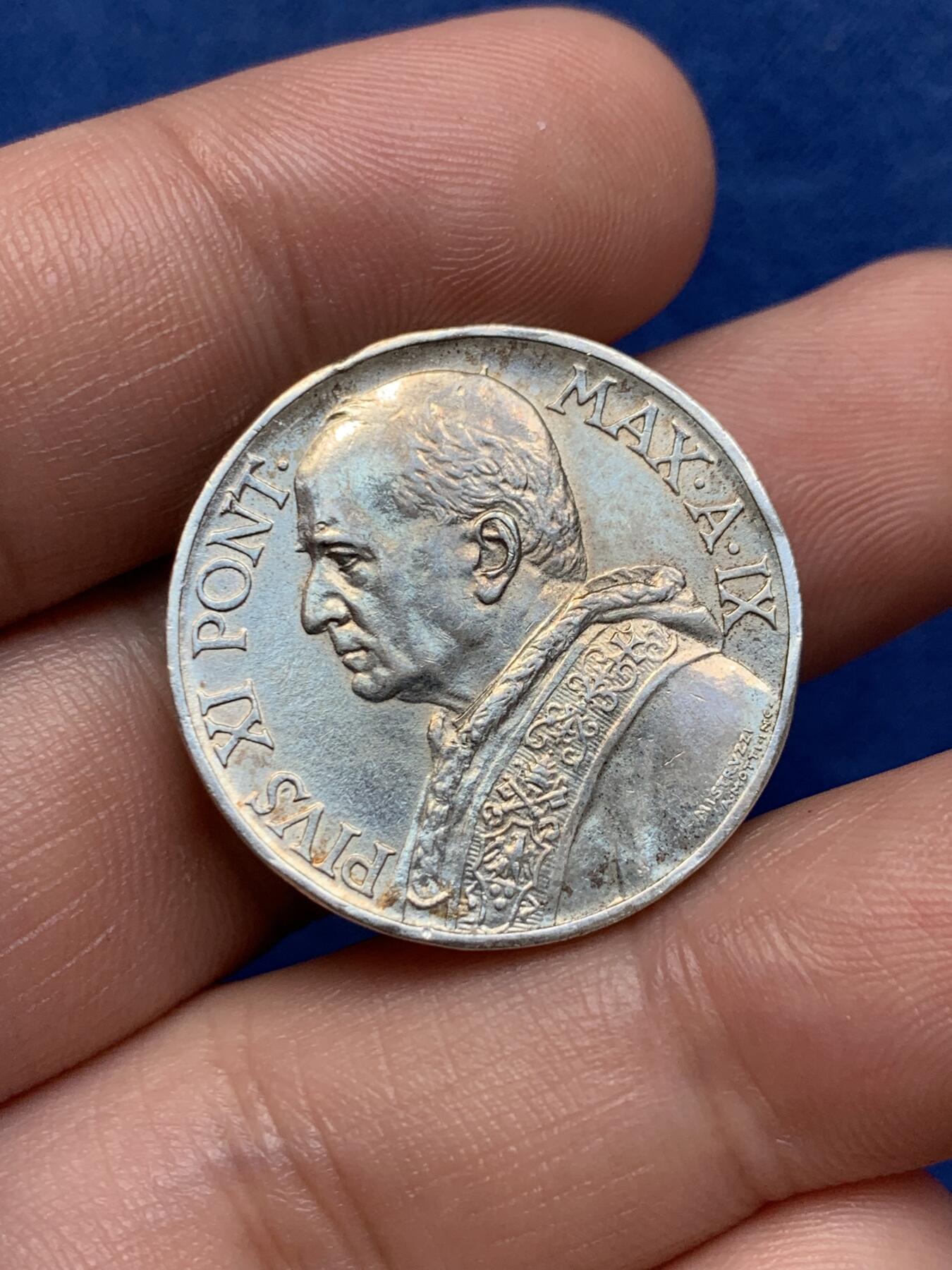 《竞宝斋》第294场- 周日，周一  2场连拍 （全场包邮） 梵蒂冈 1930年 10里拉 银币 原味包浆 发行量五万枚