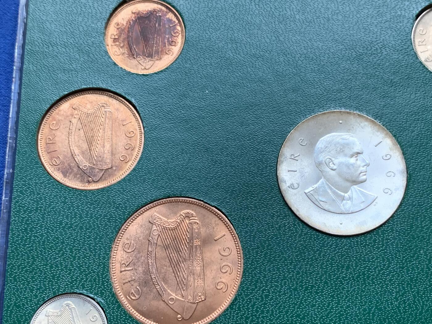 《竞宝斋》第294场- 周日，周一  2场连拍 （全场包邮） 1966年爱尔兰流通银镍铜套币大全 经典的动物系列铜币镍币+都柏林起义纪念银币，全部未使用品，铜币全部原铜光，册装极少