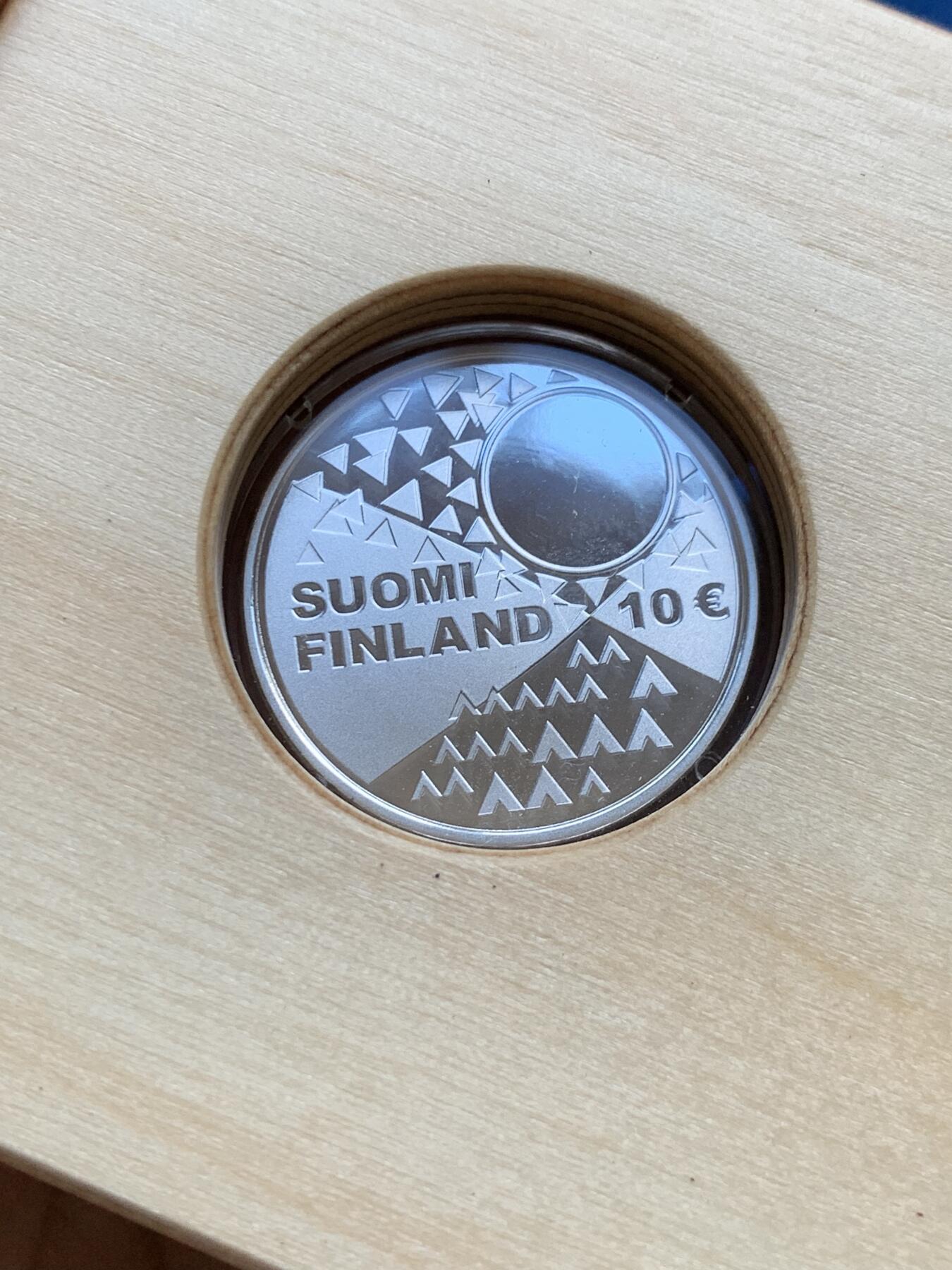 《竞宝斋》第294场- 周日，周一  2场连拍 （全场包邮） 2018年 芬兰 10欧元 撒西咪文化纪念 发行数量：8000 银0.5 10克 原盒证