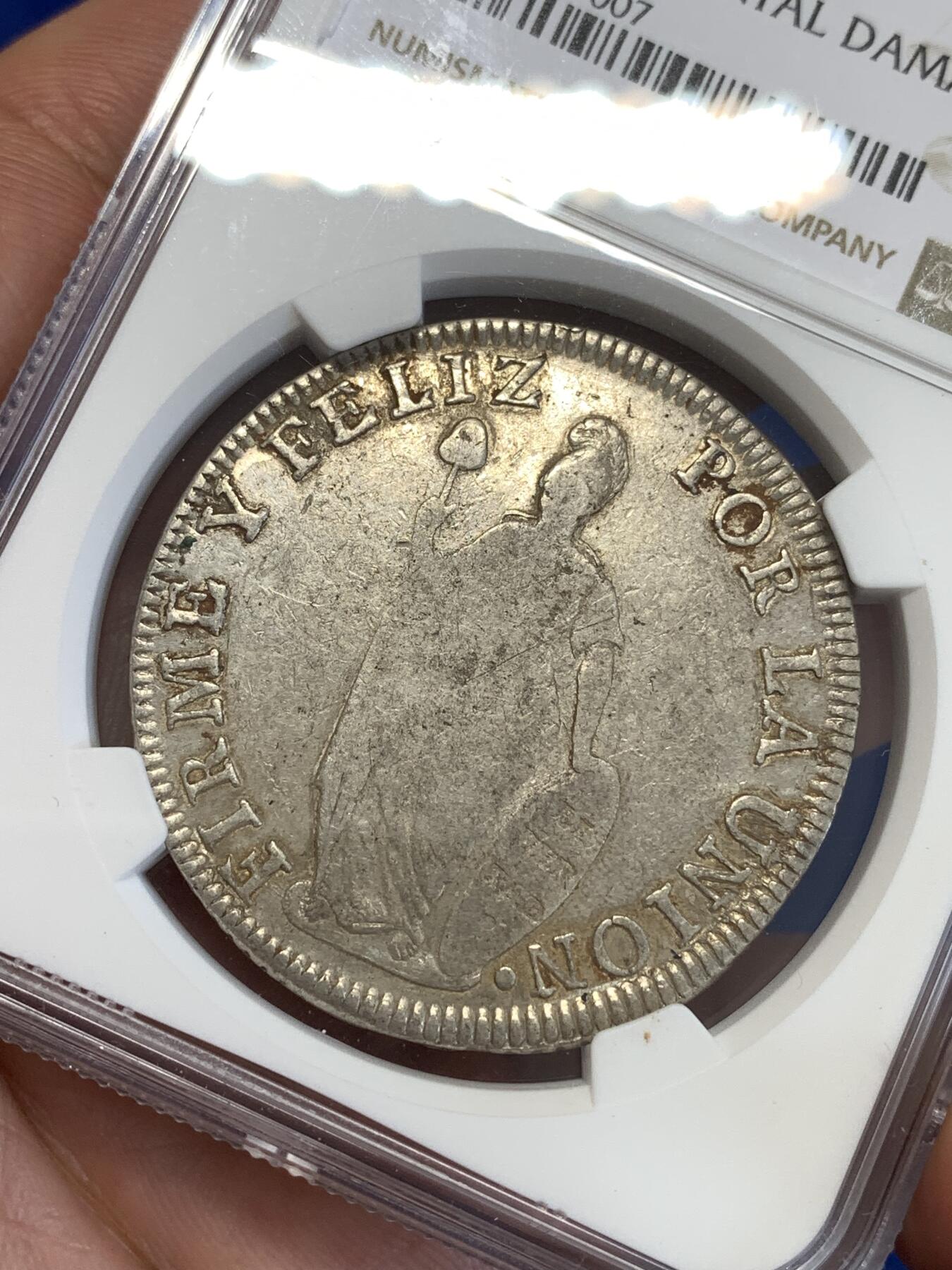 《竞宝斋》第294场- 周日，周一  2场连拍 （全场包邮） NGC VFD 秘鲁 1833年 站人8瑞尔 大银币 少见品种