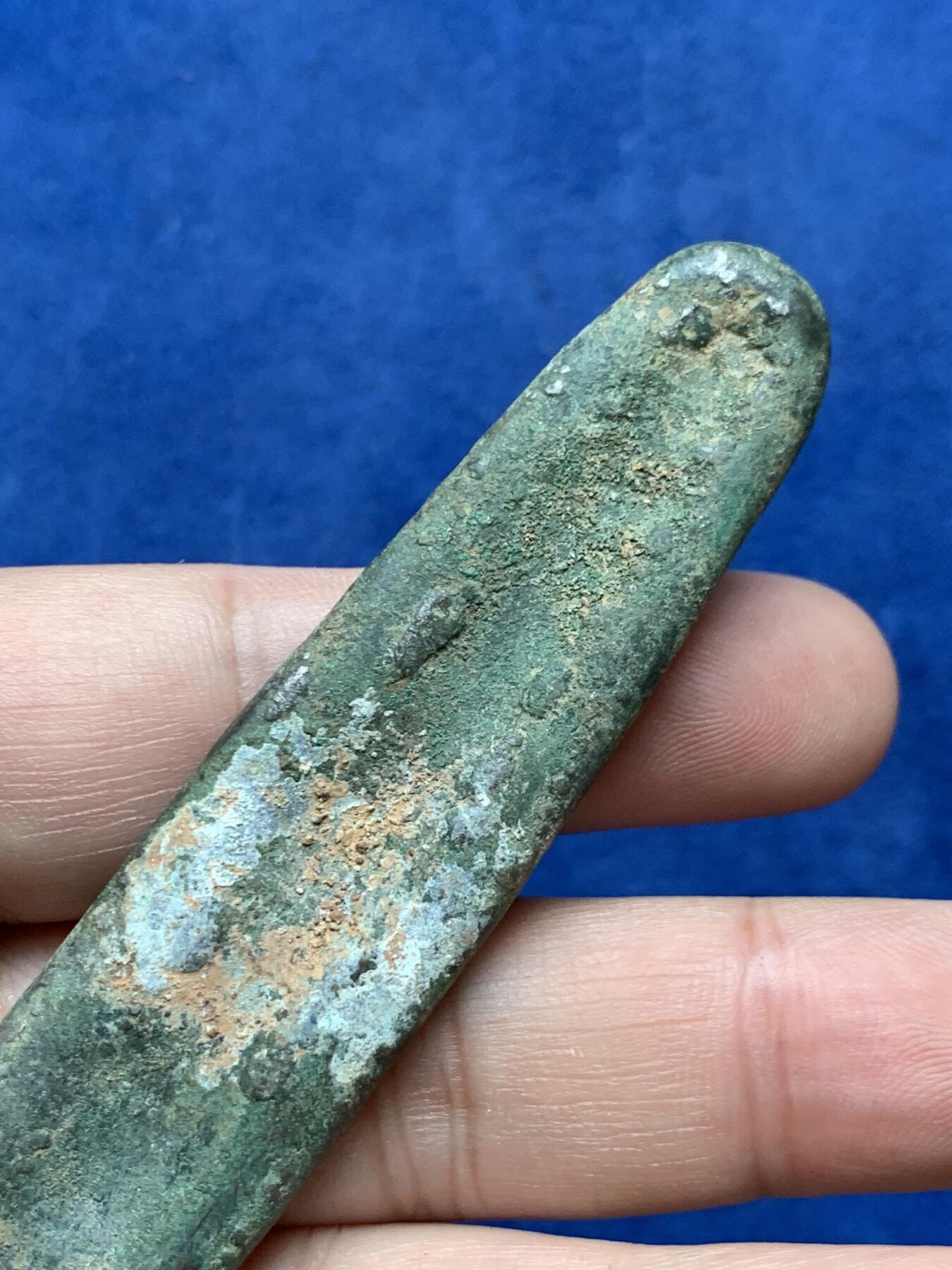 《竞宝斋》第294场- 周日，周一  2场连拍 （全场包邮） 泰国 暹罗国 素可泰王朝 大型虎舌铜条 元末明初 400年历史 重量73.9克