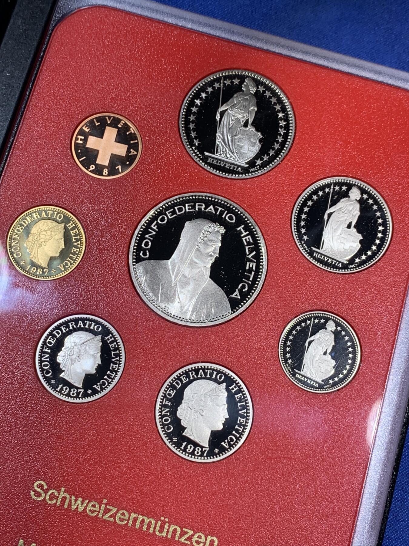 《竞宝斋》第294场- 周日，周一  2场连拍 （全场包邮） 瑞士 1987年 8枚套 原装精制套币