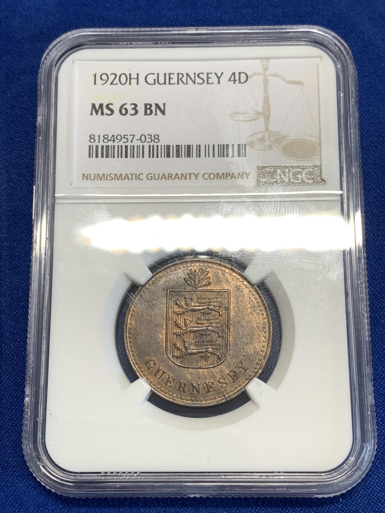 《竞宝斋》第294场- 周日，周一  2场连拍 （全场包邮） NGC MS63BN 1920H 格恩西/根西 4道布大铜币 国徽面细节极为清晰 两面转光 百年老币 好品极为不易