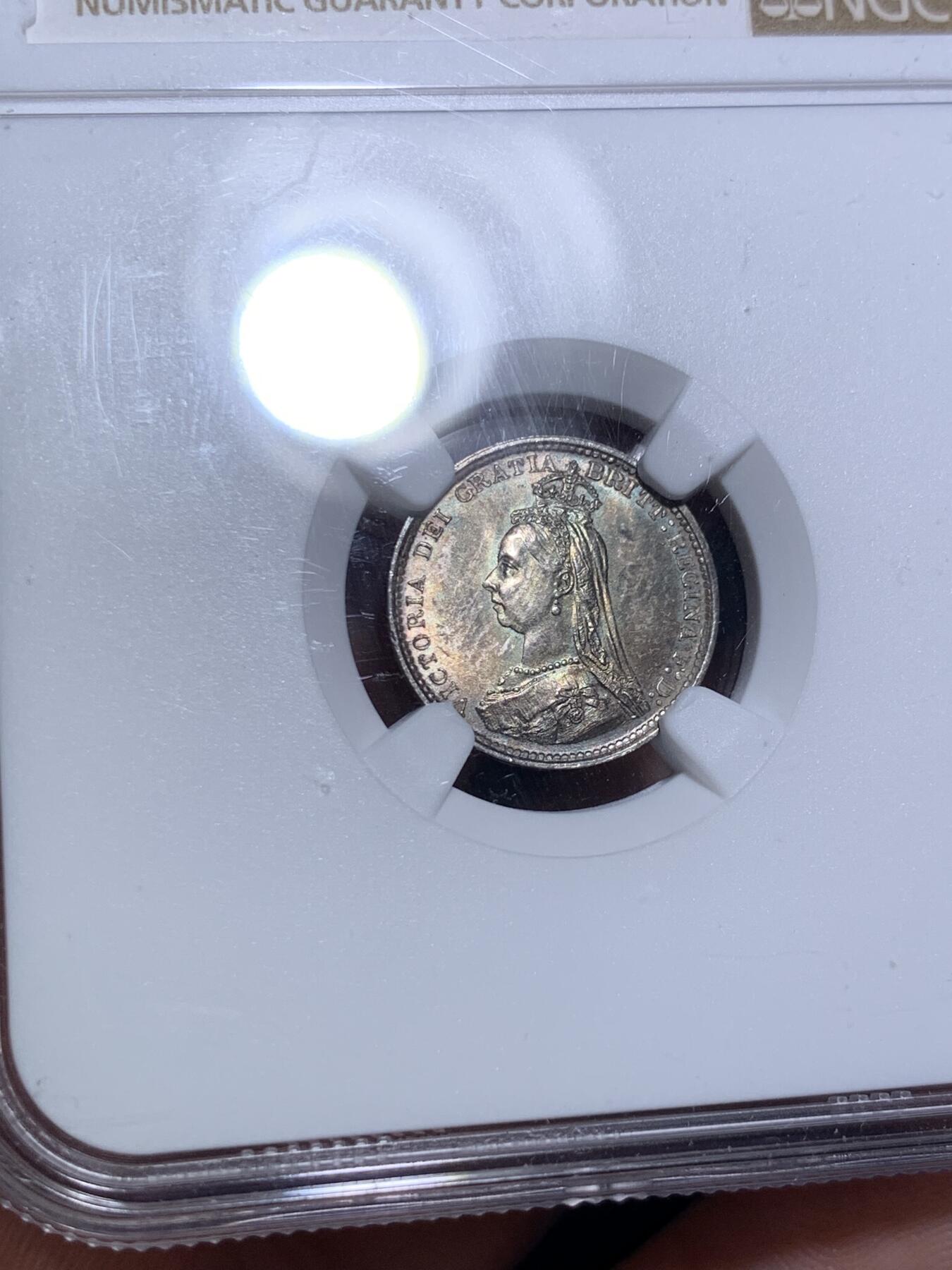 《竞宝斋》第294场- 周日，周一  2场连拍 （全场包邮） NGC MS66 英国1887年维多利亚高冠3便士银币 高分不易