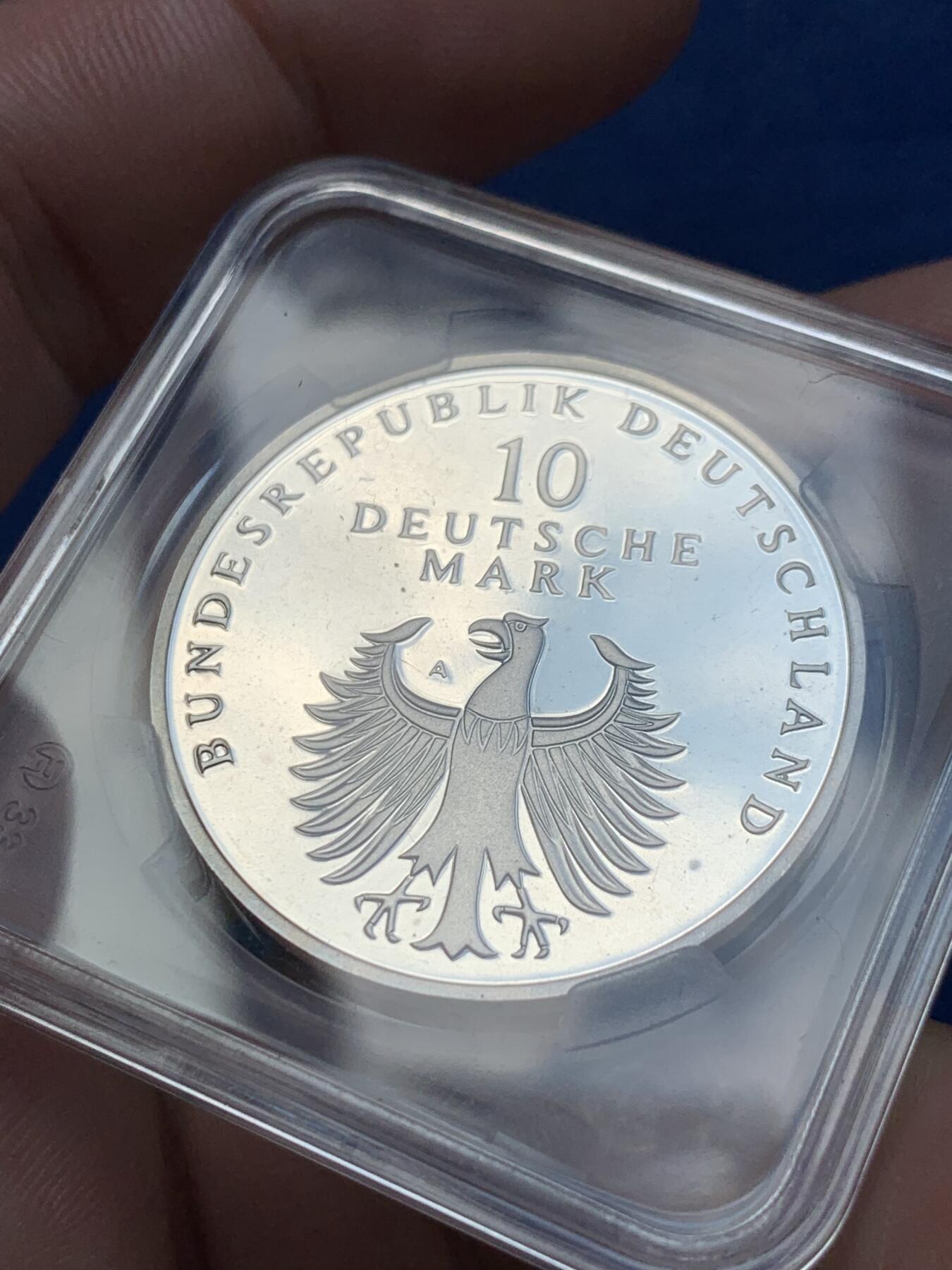 《竞宝斋》第294场- 周日，周一  2场连拍 （全场包邮） 德国1998年马克发行50周年10马克精制纪念银币 币中币