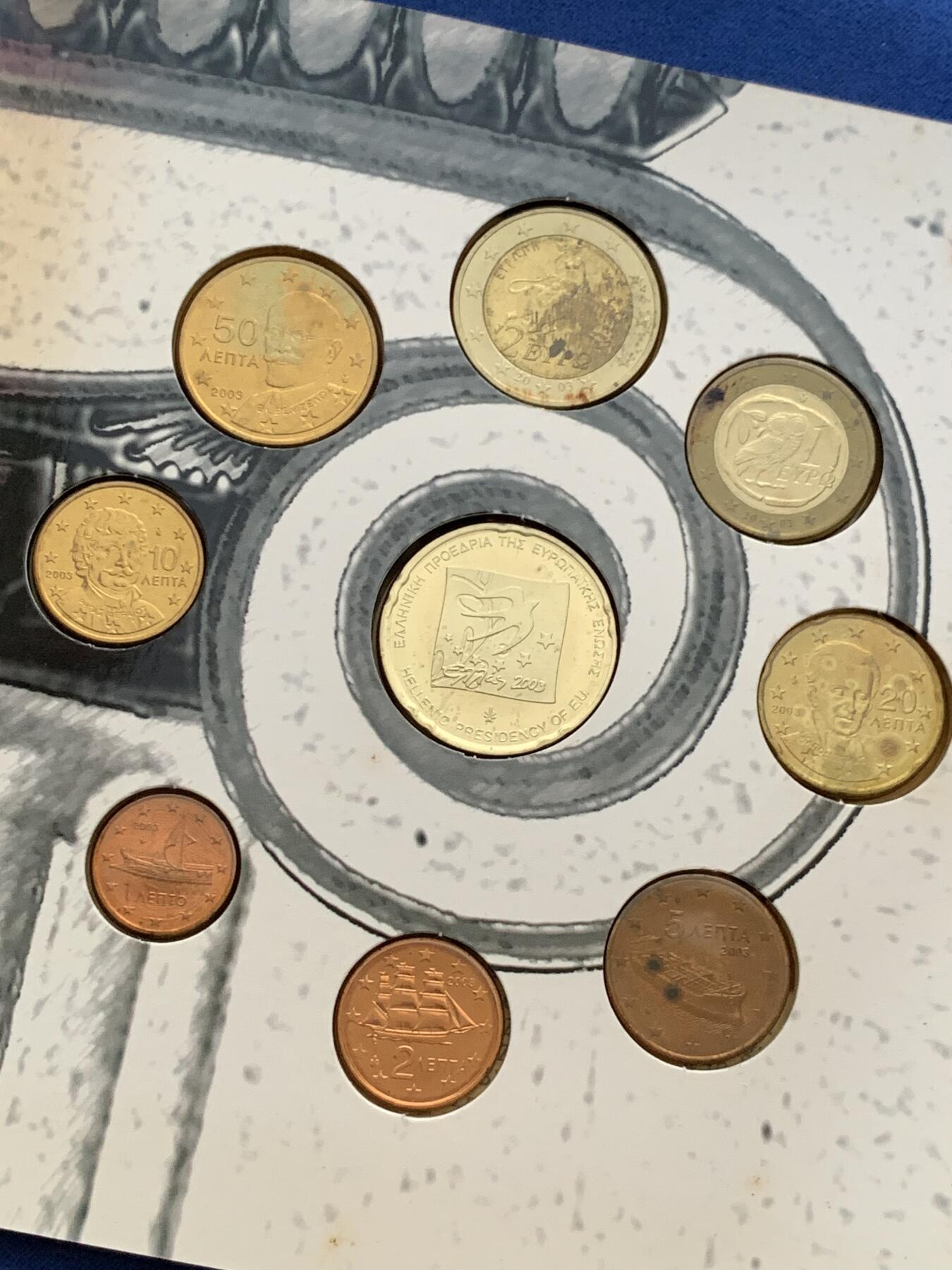 《竞宝斋》第294场- 周日，周一  2场连拍 （全场包邮） 稀少！ 2003 希腊 官方特殊纪念版MS 在普通欧元套币的基础上还多了一枚10欧元银币 纪念2003年希腊作为欧盟轮值主席国 市面首见 国外价极高