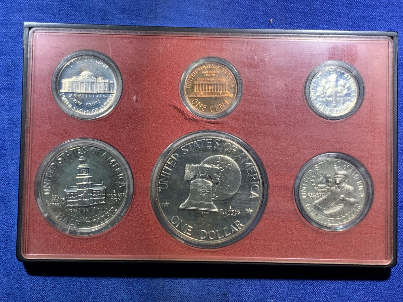 《竞宝斋》第294场- 周日，周一  2场连拍 （全场包邮） 美国1976年精致套币 纸册齐全的较为少见