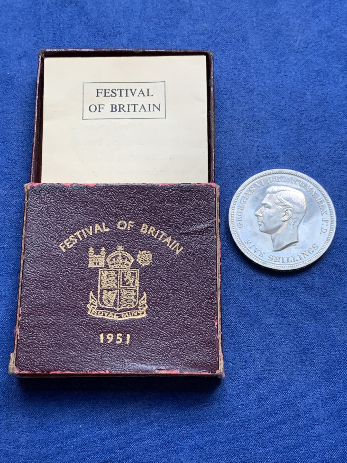 《竞宝斋》第294场- 周日，周一  2场连拍 （全场包邮） 英国 最后的 镍马剑 1951 红盒带证书 细节见图