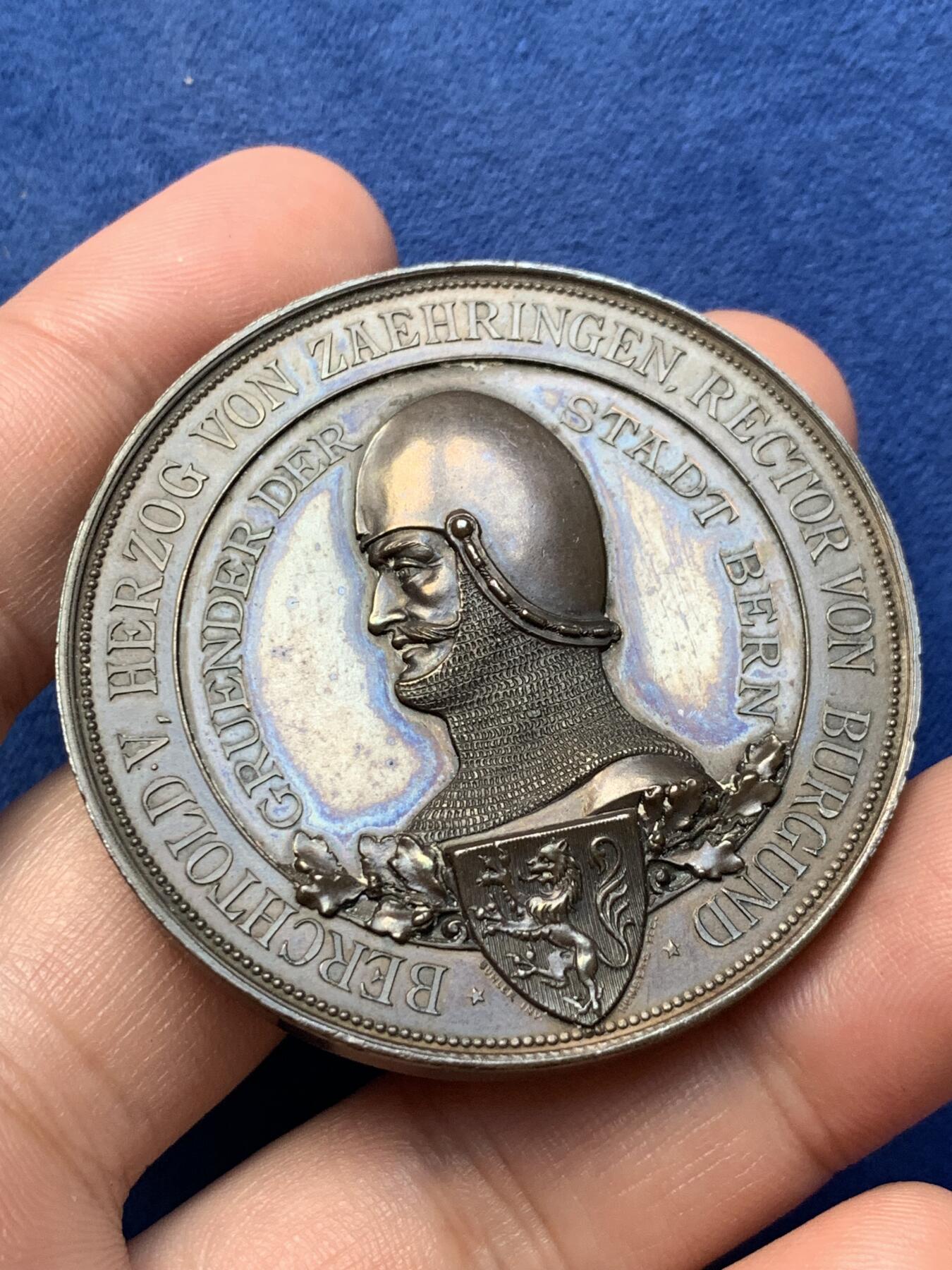 《竞宝斋》第294场- 周日，周一  2场连拍 （全场包邮） 1891年瑞士伯尔尼建城700周年纪念大铜章 直径50mm 高点完美 底板镜面感很强的一枚！