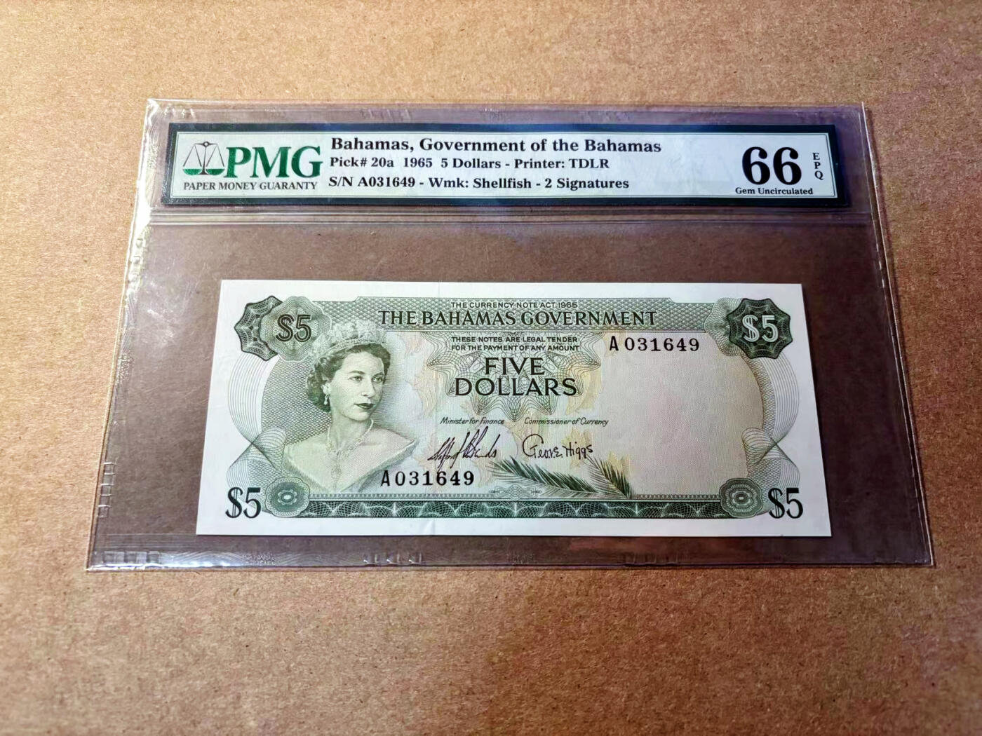 【Blue Auction】✨世界纸币精拍第520期【精】 【初版绿色版】巴哈马 1965年5元 经典彩背 女王 PMG66EPQ  