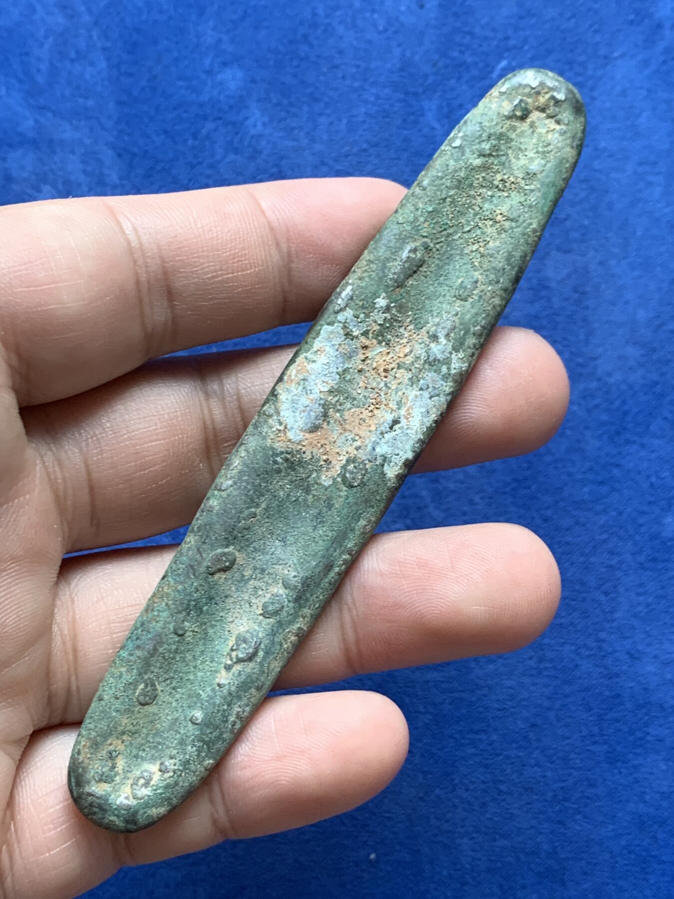 《竞宝斋》第294场- 周日，周一  2场连拍 （全场包邮） 泰国 暹罗国 素可泰王朝 大型虎舌铜条 元末明初 400年历史 重量73.9克