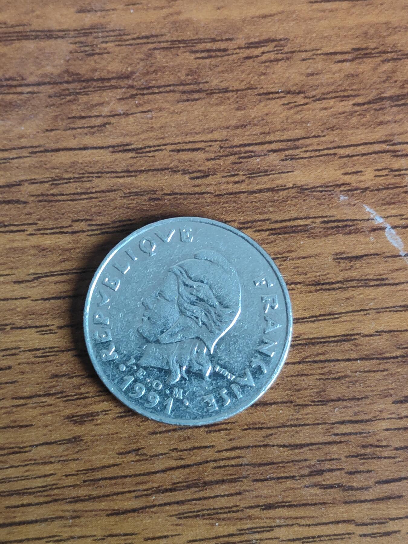 英雄古币捡漏专场第一期无押金可累计捡漏，全场50包邮，偏远地区除外。 法属波利尼西亚
