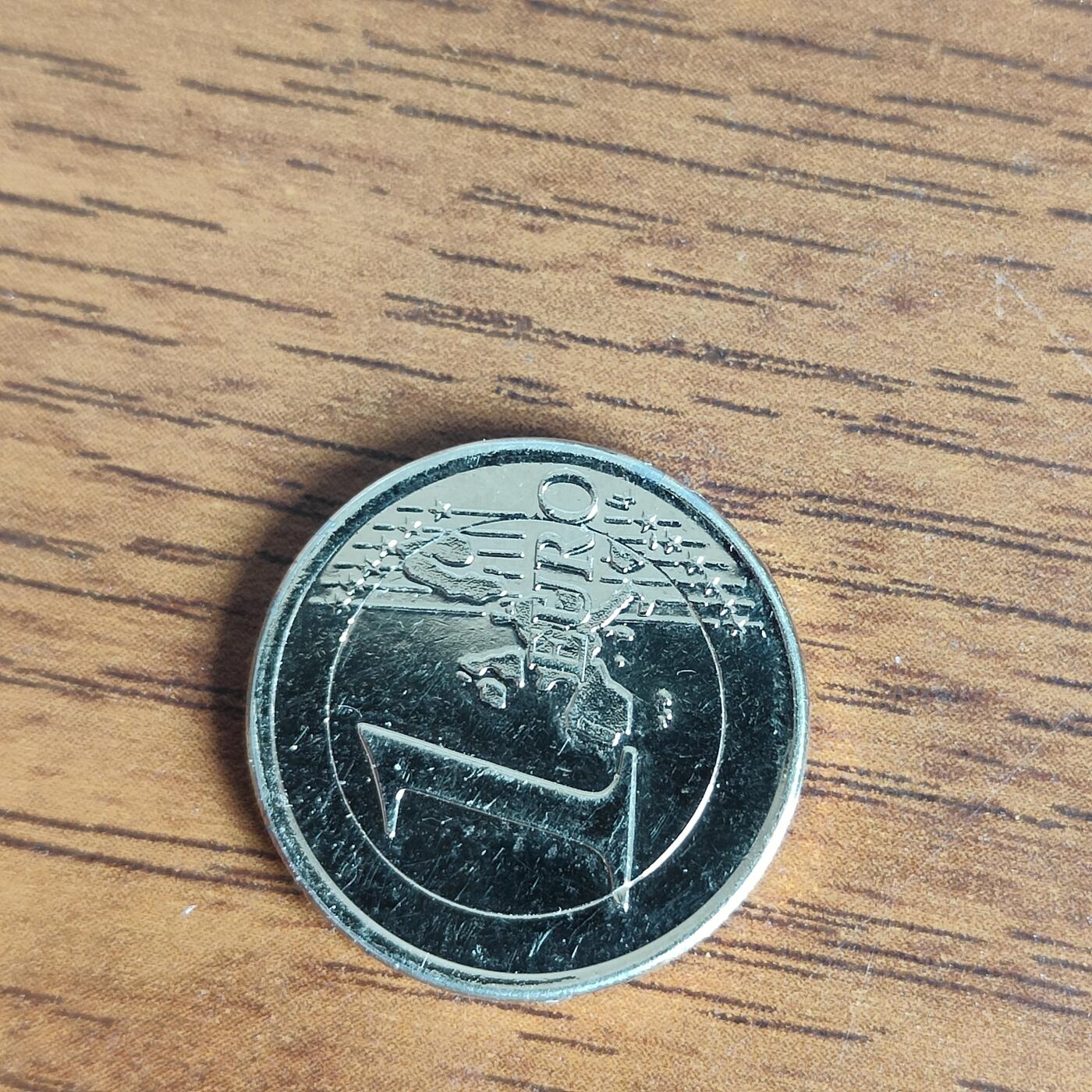 英雄古币捡漏专场第一期无押金可累计捡漏，全场50包邮，偏远地区除外。 芬兰
