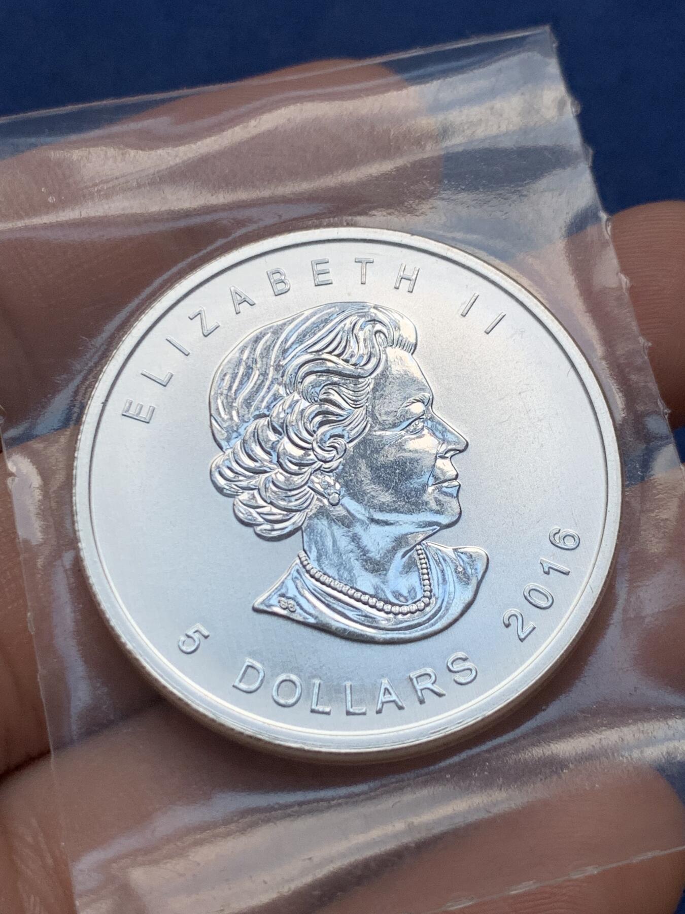 《竞宝斋》第294场- 周日，周一  2场连拍 （全场包邮） 加拿大2016年伊丽莎白二世5元银币 1盎司9999银