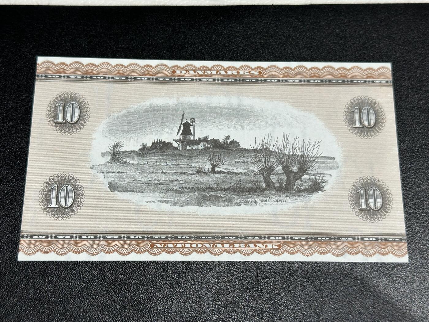 《外钞收藏家》第三百九十八期 1936年丹麦10克朗 全新UNC