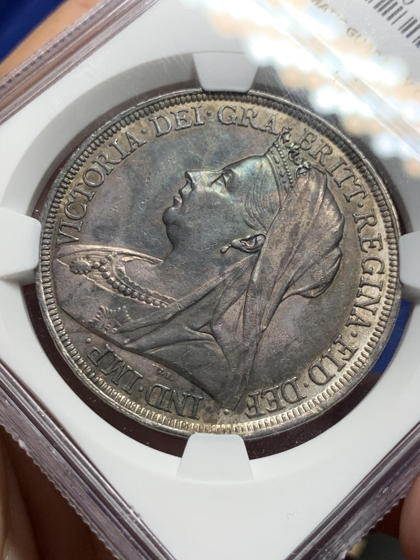 《竞宝斋》第294场- 周日，周一  2场连拍 （全场包邮） NGC AU55 英国1897年维多利亚披纱马剑1克朗银币