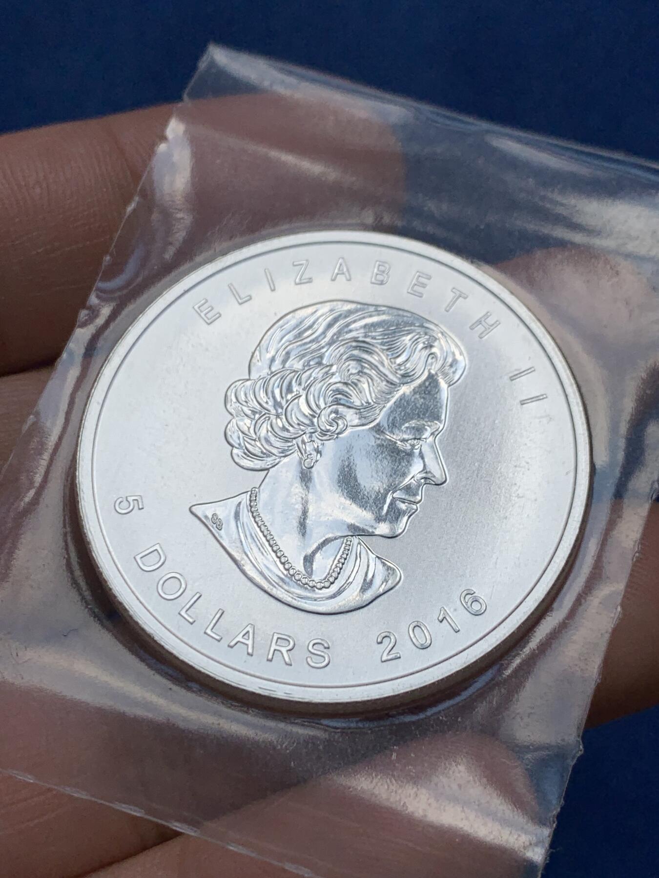 《竞宝斋》第294场- 周日，周一  2场连拍 （全场包邮） 加拿大2016年伊丽莎白二世5元银币 1盎司9999银