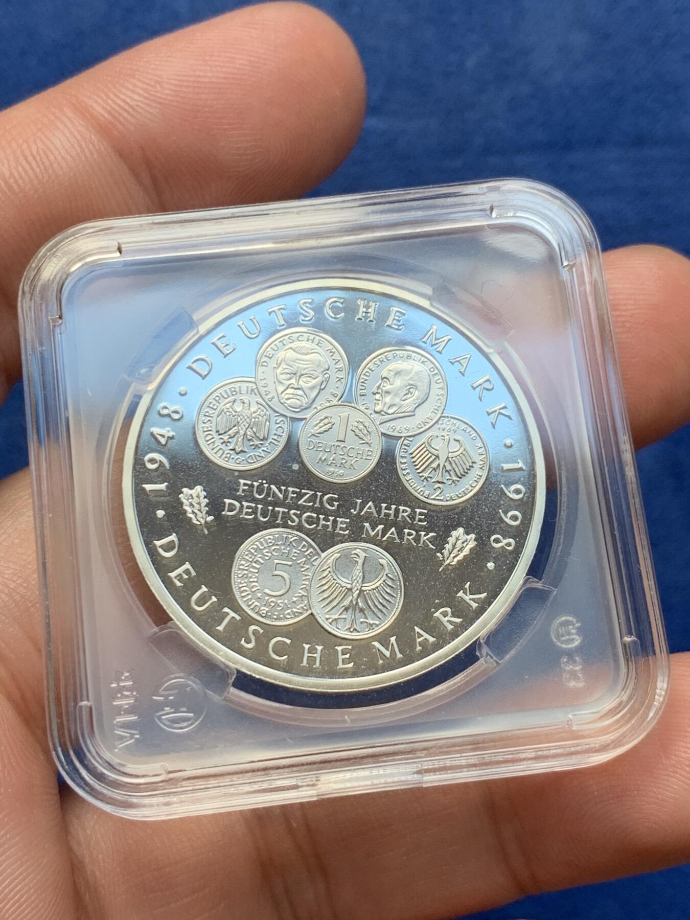 《竞宝斋》第294场- 周日，周一  2场连拍 （全场包邮） 德国1998年马克发行50周年10马克精制纪念银币 币中币