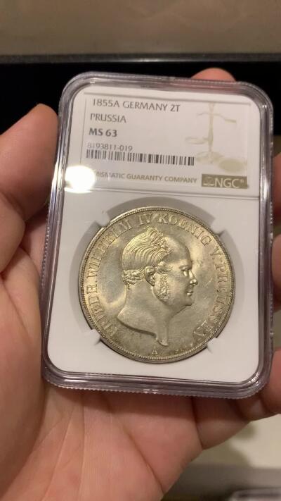 《竞宝斋》第294场- 周日，周一  2场连拍 （全场包邮） NGC MS63 德国1855年 普鲁士经典洋葱头2泰勒 37克大银币 绚丽十字光 缺点是低评！