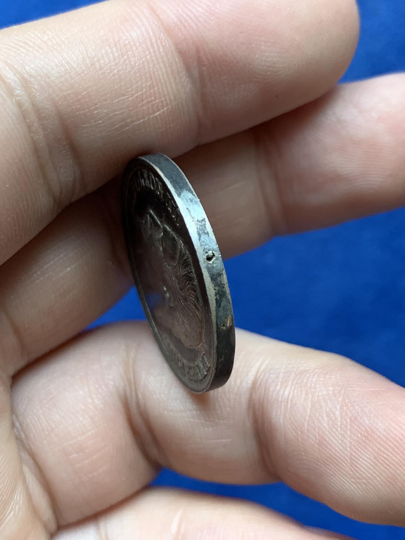 《竞宝斋》第294场- 周日，周一  2场连拍 （全场包邮） 法国古典银章【拿破仑三世荣誉奖】大师BARRE作品，实物精美绝伦，背面更是叹为观止。首见品。12点方向有孔。1856手指边铭，直径27mm、重11.54克