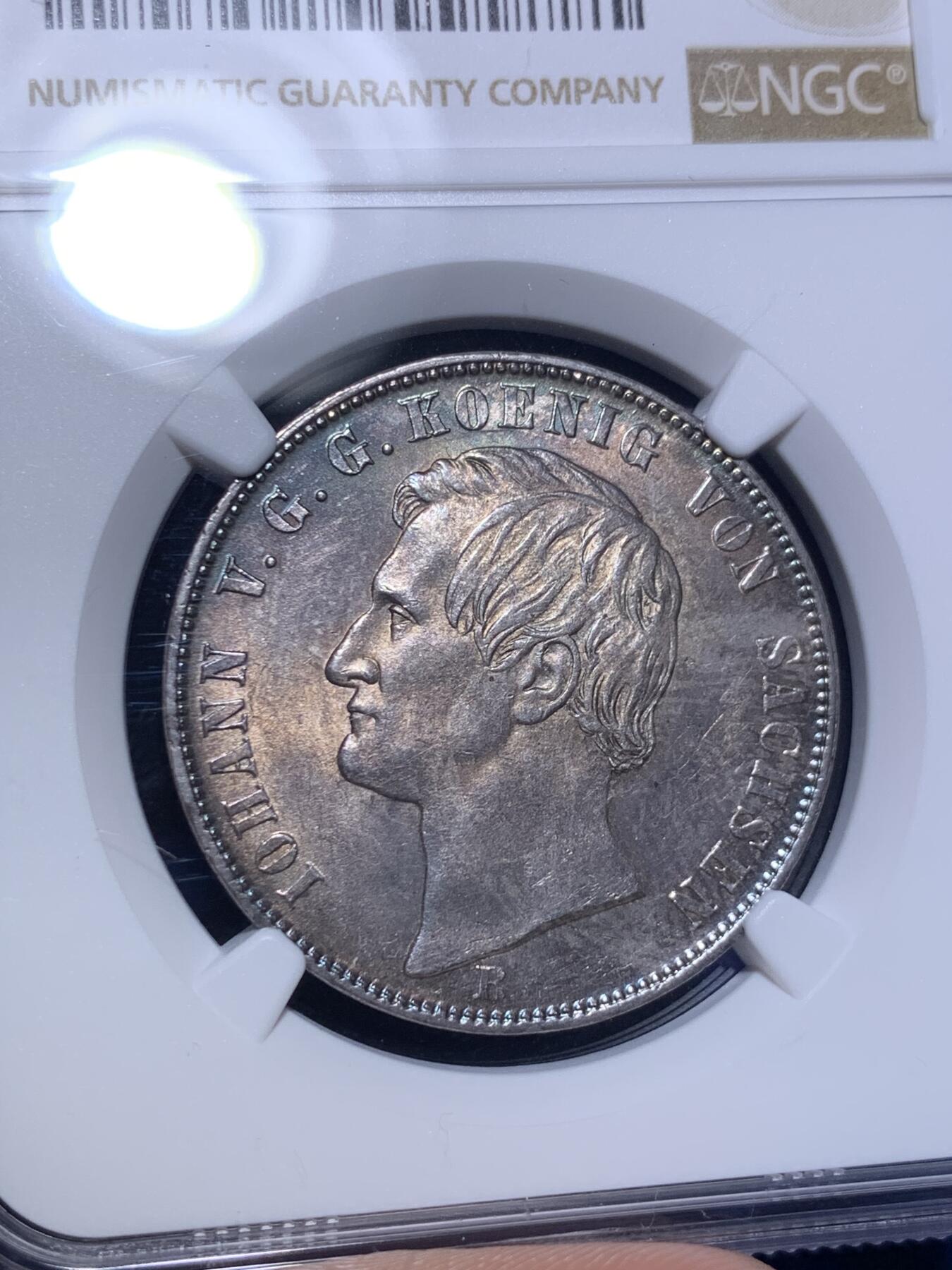 《竞宝斋》第294场- 周日，周一  2场连拍 （全场包邮） NGC MS62  德国 1868 萨克森 双狮流通1联合泰勒银币 紫罗兰包浆带十字光