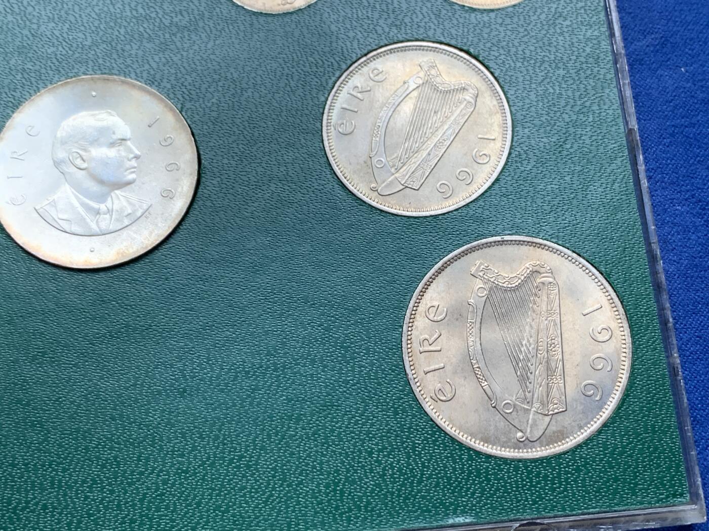 《竞宝斋》第294场- 周日，周一  2场连拍 （全场包邮） 1966年爱尔兰流通银镍铜套币大全 经典的动物系列铜币镍币+都柏林起义纪念银币，全部未使用品，铜币全部原铜光，册装极少