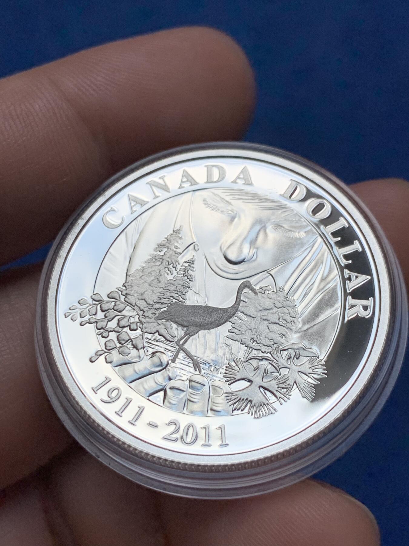 《竞宝斋》第294场- 周日，周一  2场连拍 （全场包邮） 2011年 加拿大 1元 国家公园100年 发行数量：40000 银0.925 25.175克 带证