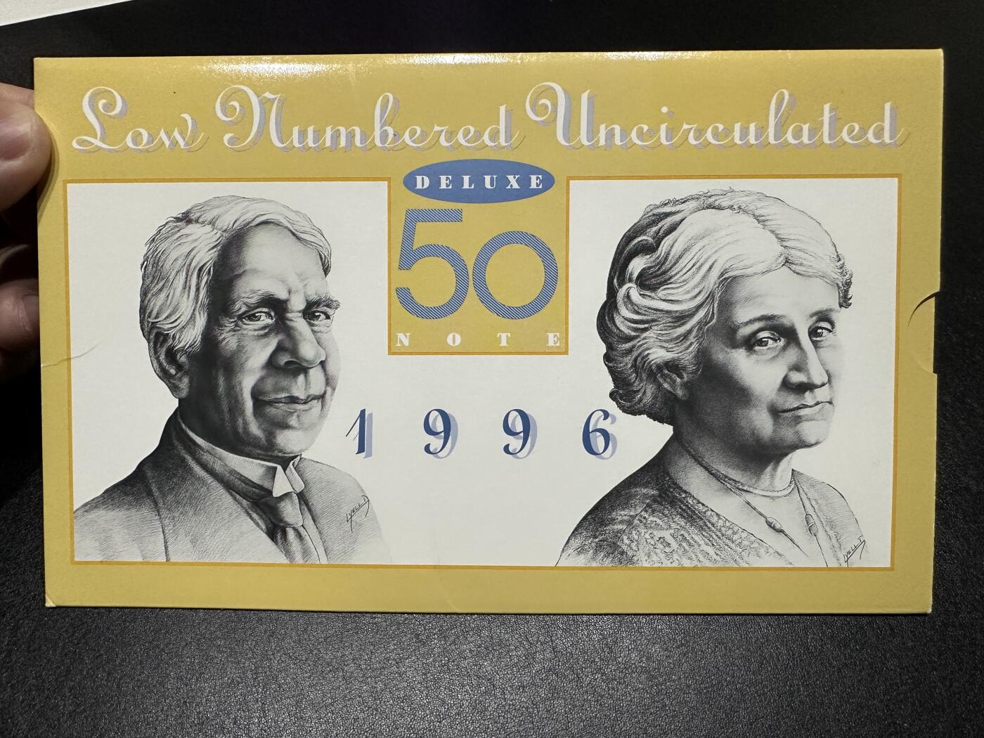 《外钞收藏家》第三百九十八期 1996年澳大利亚50元 AA冠 原装册子