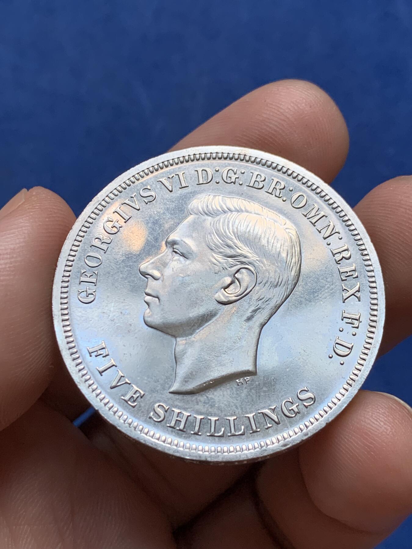 《竞宝斋》第294场- 周日，周一  2场连拍 （全场包邮） 英国 最后的 镍马剑 1951 红盒带证书 细节见图