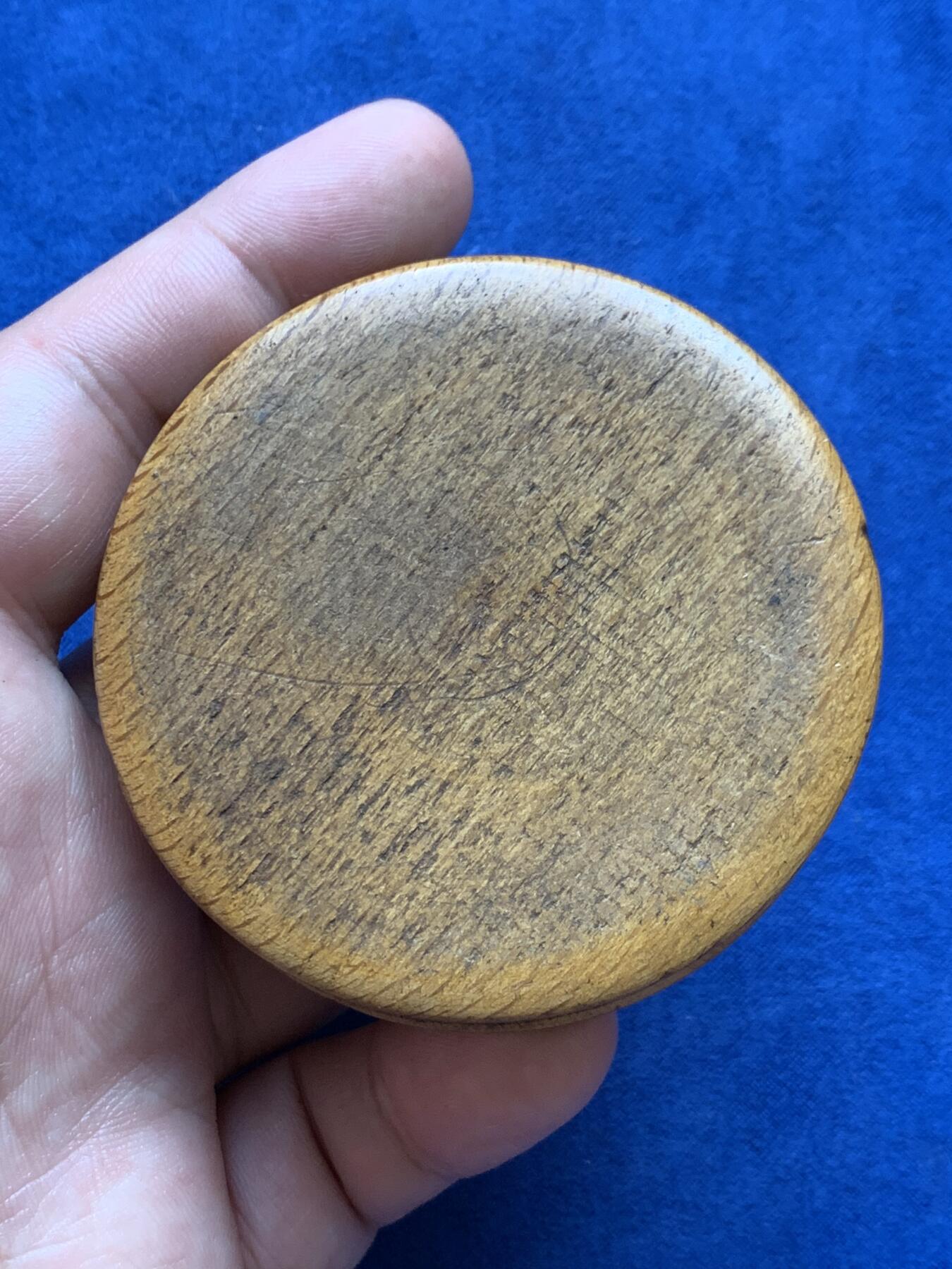 《竞宝斋》第294场- 周日，周一  2场连拍 （全场包邮） 1863年法兰西第二帝国拿破仑三世铜章 帆船比赛奖章 木质原盒 原汁原味的品相 直径45.5mm 重量43.2克