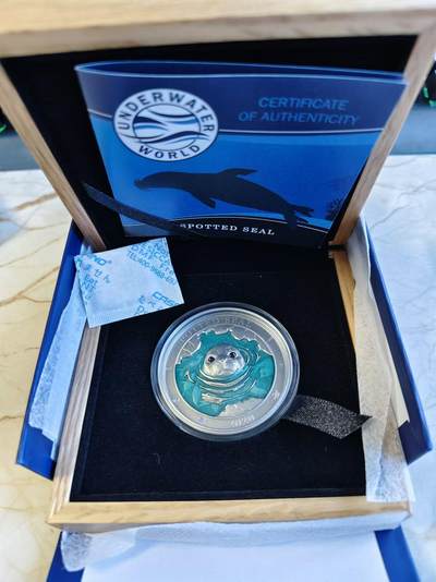 【海寕潮】拍卖第122期 - 【海寧潮】巴巴多斯2020年海底世界系列海豹镶透明珐琅3盎司纪念银币，999银，发行量999枚