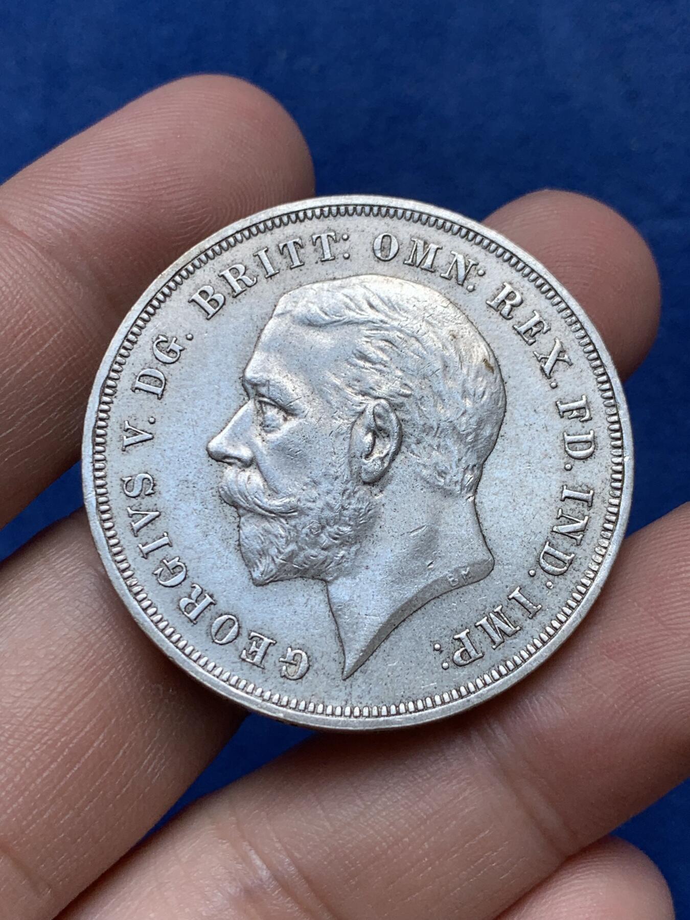 《竞宝斋》第294场- 周日，周一  2场连拍 （全场包邮） 英国1935年乔治五世木马剑1克朗银币