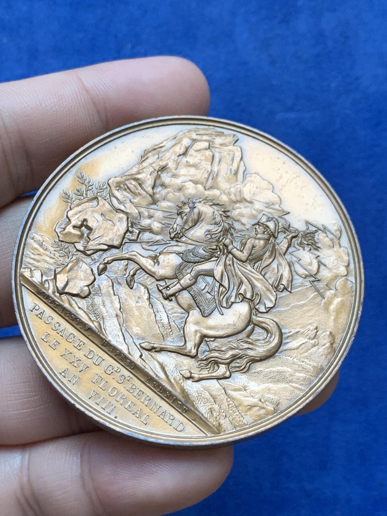 《竞宝斋》第294场- 周日，周一  2场连拍 （全场包邮） 法国 1800年 拿破仑法伦哥战役 大铜章 59mm直径91克 设计恢宏