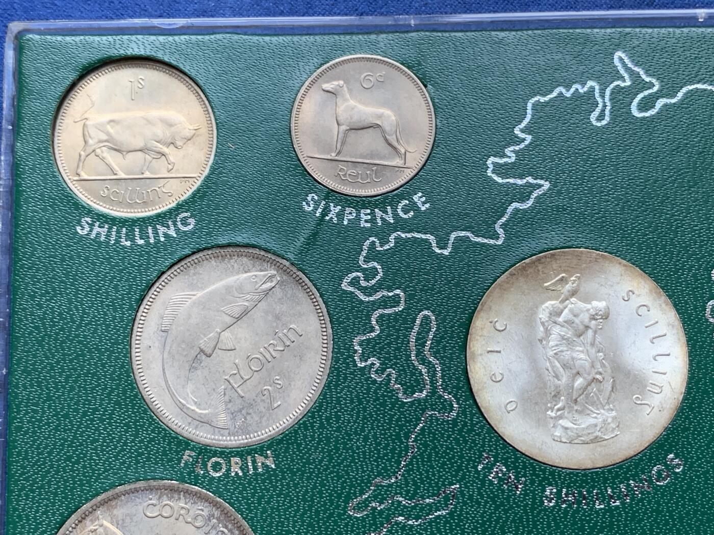 《竞宝斋》第294场- 周日，周一  2场连拍 （全场包邮） 1966年爱尔兰流通银镍铜套币大全 经典的动物系列铜币镍币+都柏林起义纪念银币，全部未使用品，铜币全部原铜光，册装极少