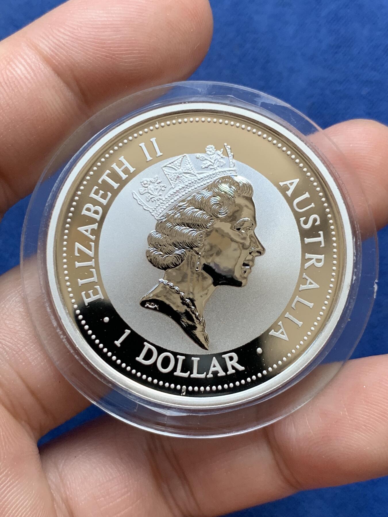 《竞宝斋》第294场- 周日，周一  2场连拍 （全场包邮） 1997年 澳大利亚 1元 翠鸟带黄金熊猫私印 发行数量：15000 银0.999 1盎司 私印是0.5克金 带盒无证