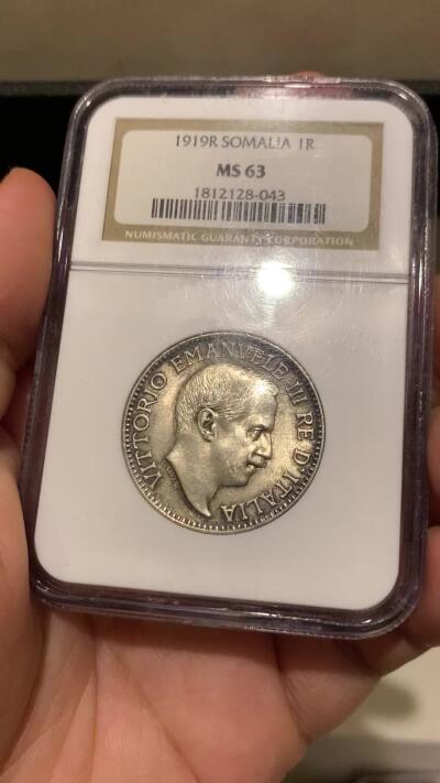 《竞宝斋》第294场- 周日，周一  2场连拍 （全场包邮） NGC MS63 意属索马里1919年1卢比银币 NGC老盒严评