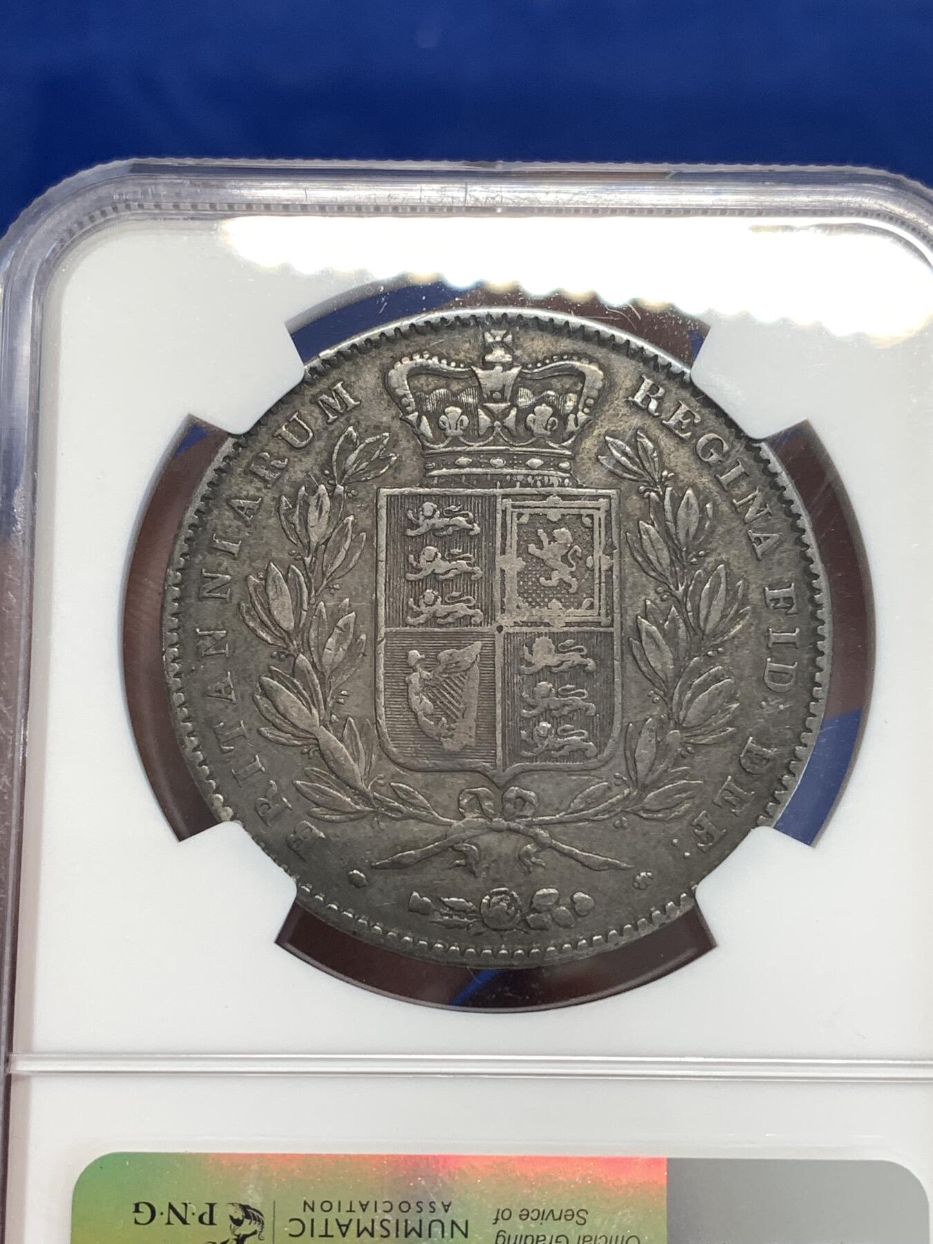 《竞宝斋》第294场- 周日，周一  2场连拍 （全场包邮） NGC VFD 英国 1844年 年轻版 维多利亚女王 克朗大银币 炭黑包浆 细节优秀