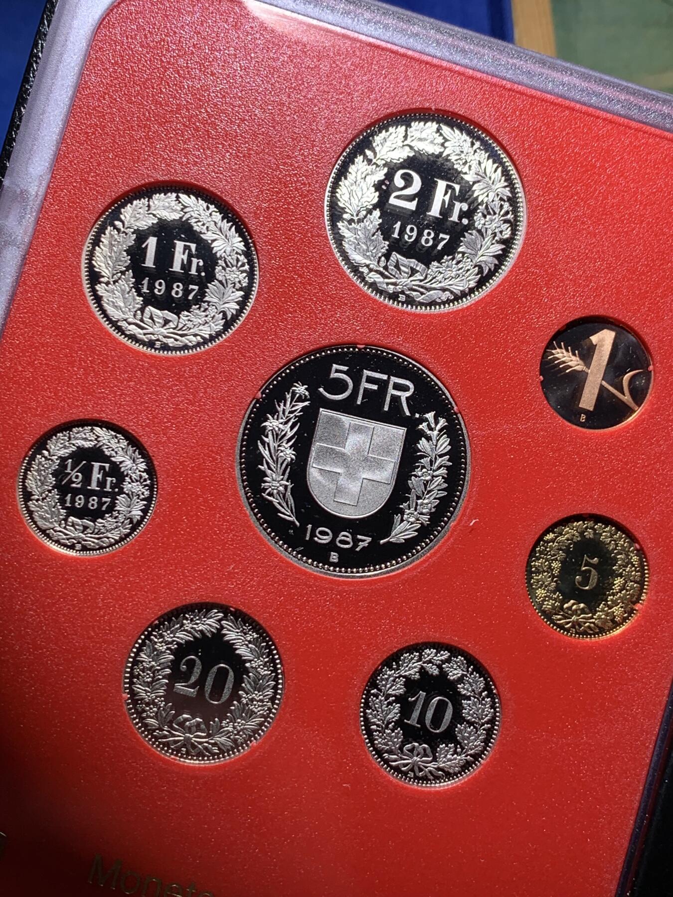 《竞宝斋》第294场- 周日，周一  2场连拍 （全场包邮） 瑞士 1987年 8枚套 原装精制套币