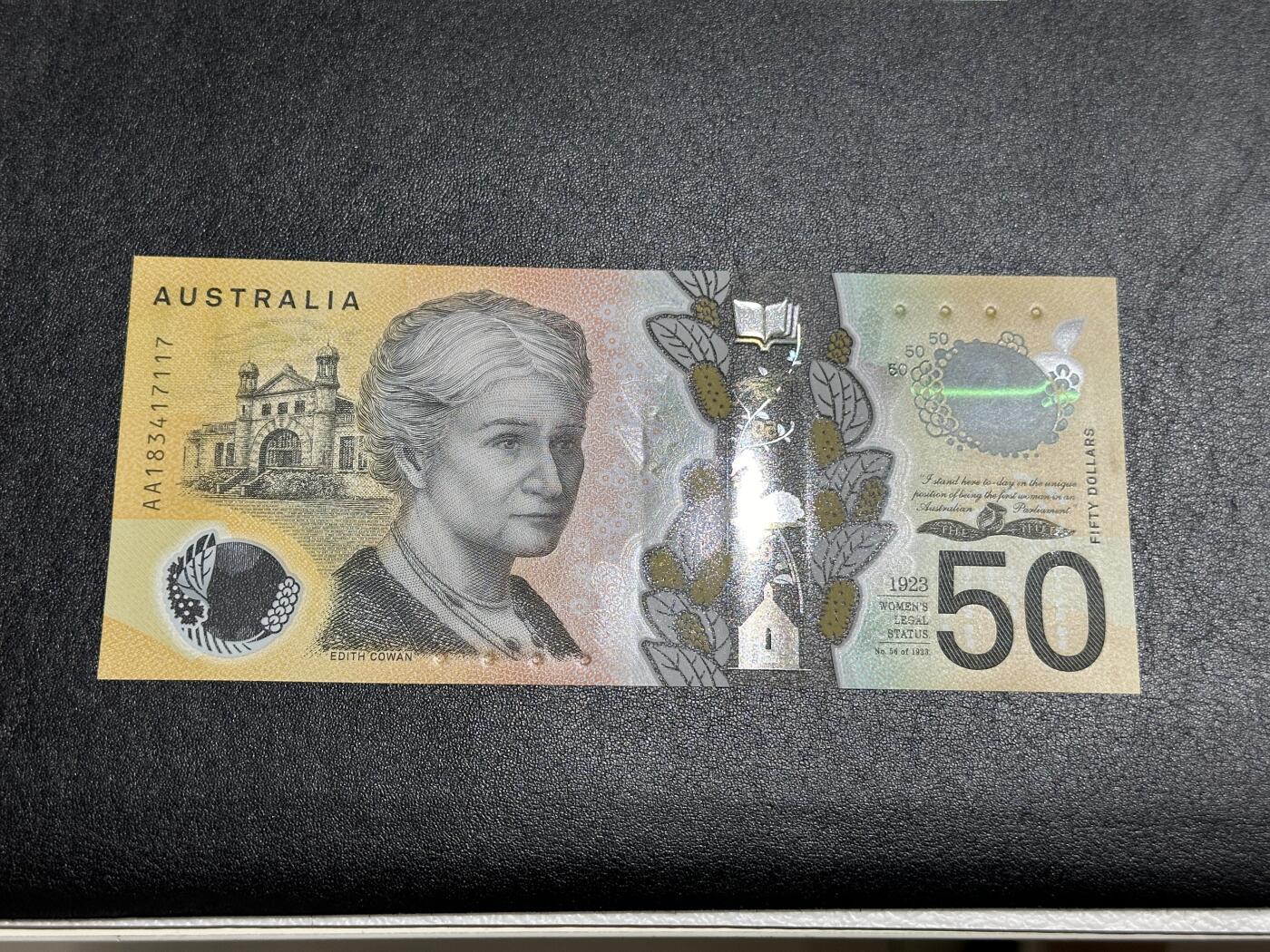 《外钞收藏家》第三百九十八期 2018年澳大利亚50元 AA冠 全新UNC 轻微点钞痕