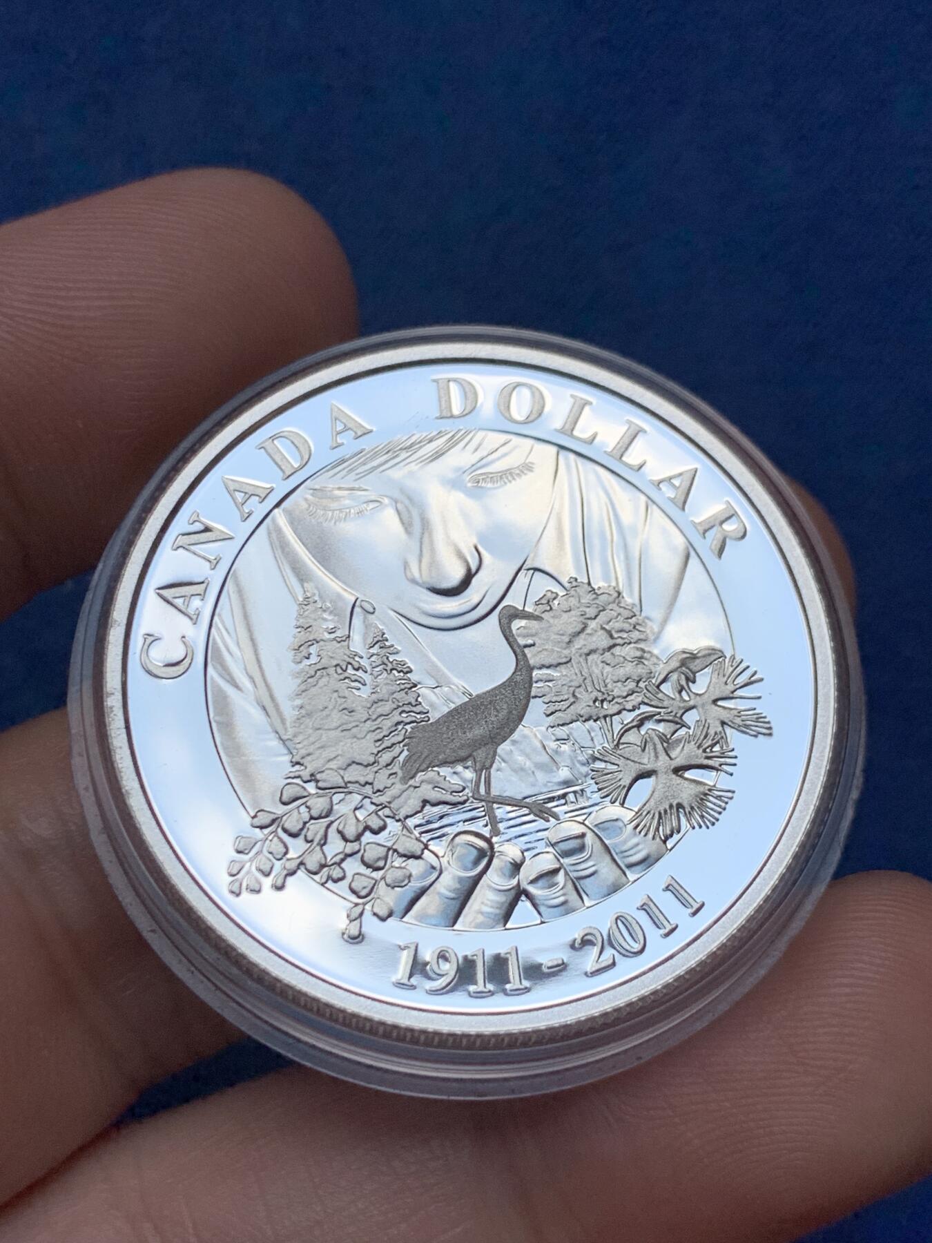 《竞宝斋》第294场- 周日，周一  2场连拍 （全场包邮） 2011年 加拿大 1元 国家公园100年 发行数量：40000 银0.925 25.175克 带证