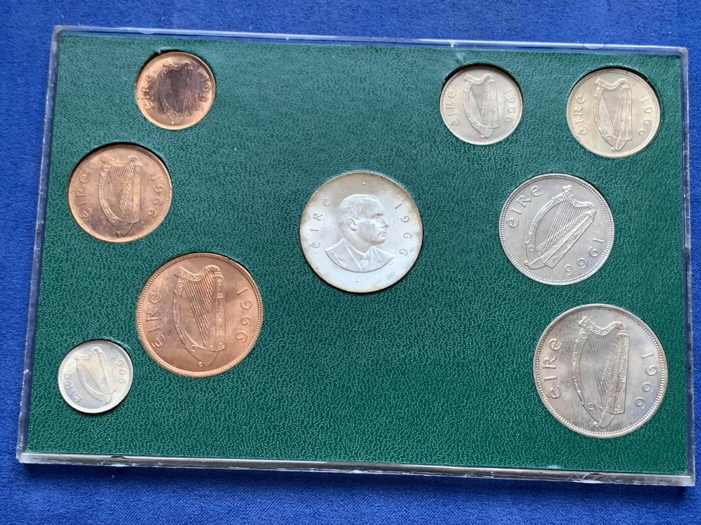 《竞宝斋》第294场- 周日，周一  2场连拍 （全场包邮） 1966年爱尔兰流通银镍铜套币大全 经典的动物系列铜币镍币+都柏林起义纪念银币，全部未使用品，铜币全部原铜光，册装极少