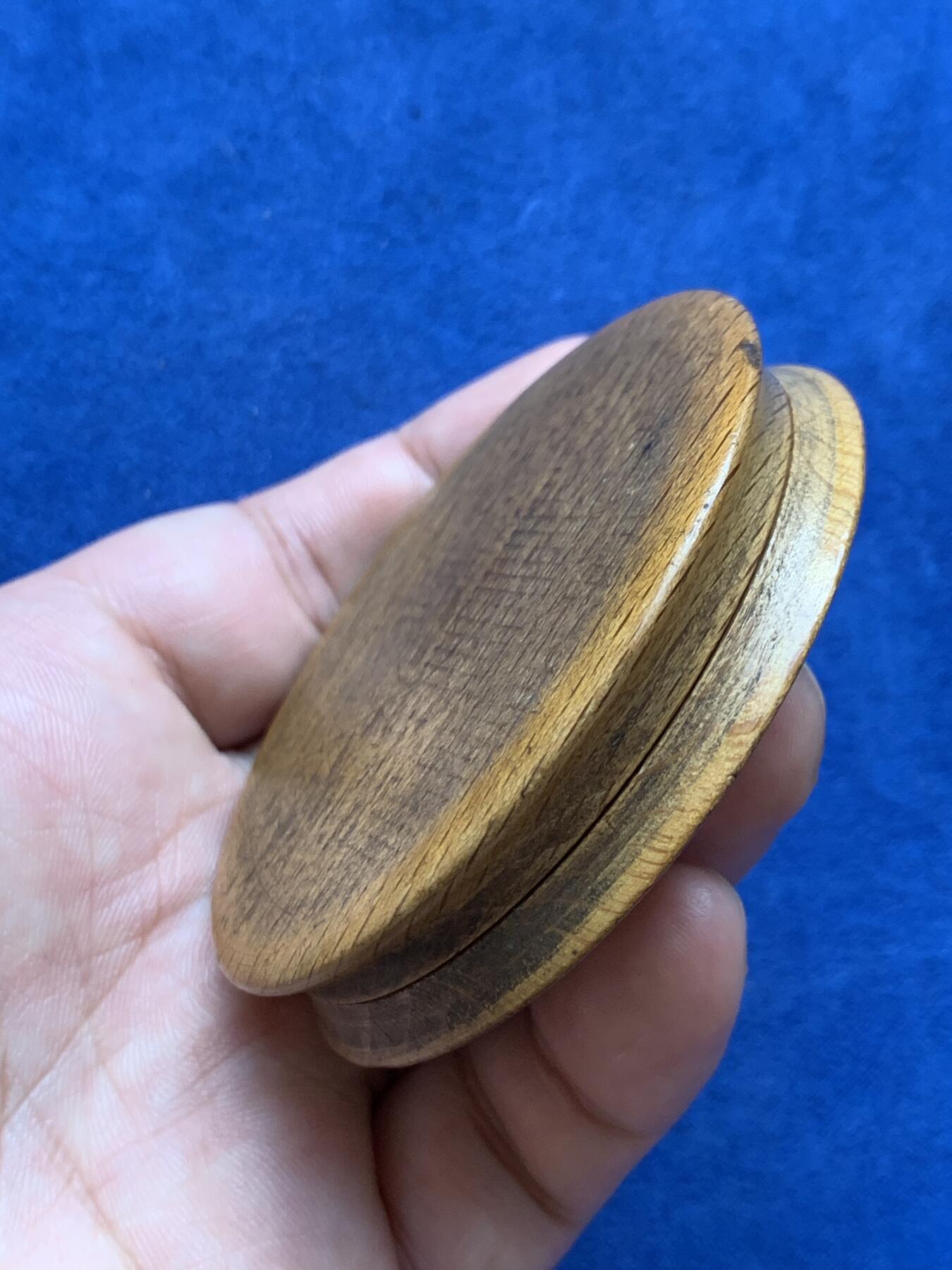 《竞宝斋》第294场- 周日，周一  2场连拍 （全场包邮） 1863年法兰西第二帝国拿破仑三世铜章 帆船比赛奖章 木质原盒 原汁原味的品相 直径45.5mm 重量43.2克