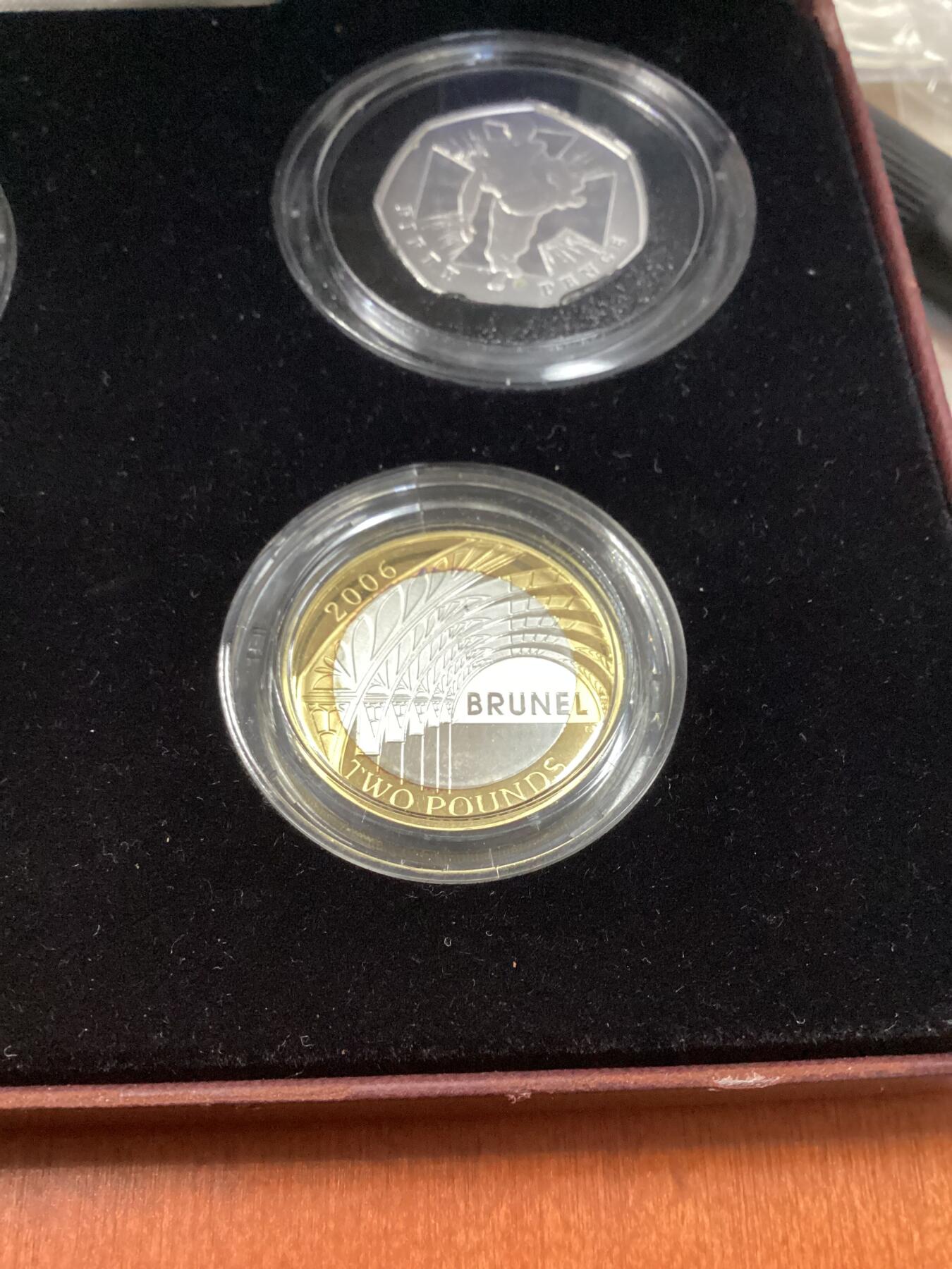 长老汇龙年精选第十八场拍卖 2006英国精制加厚银币套装6枚，面值从50便士到5英镑，盒证全，3000套，稀罕之物