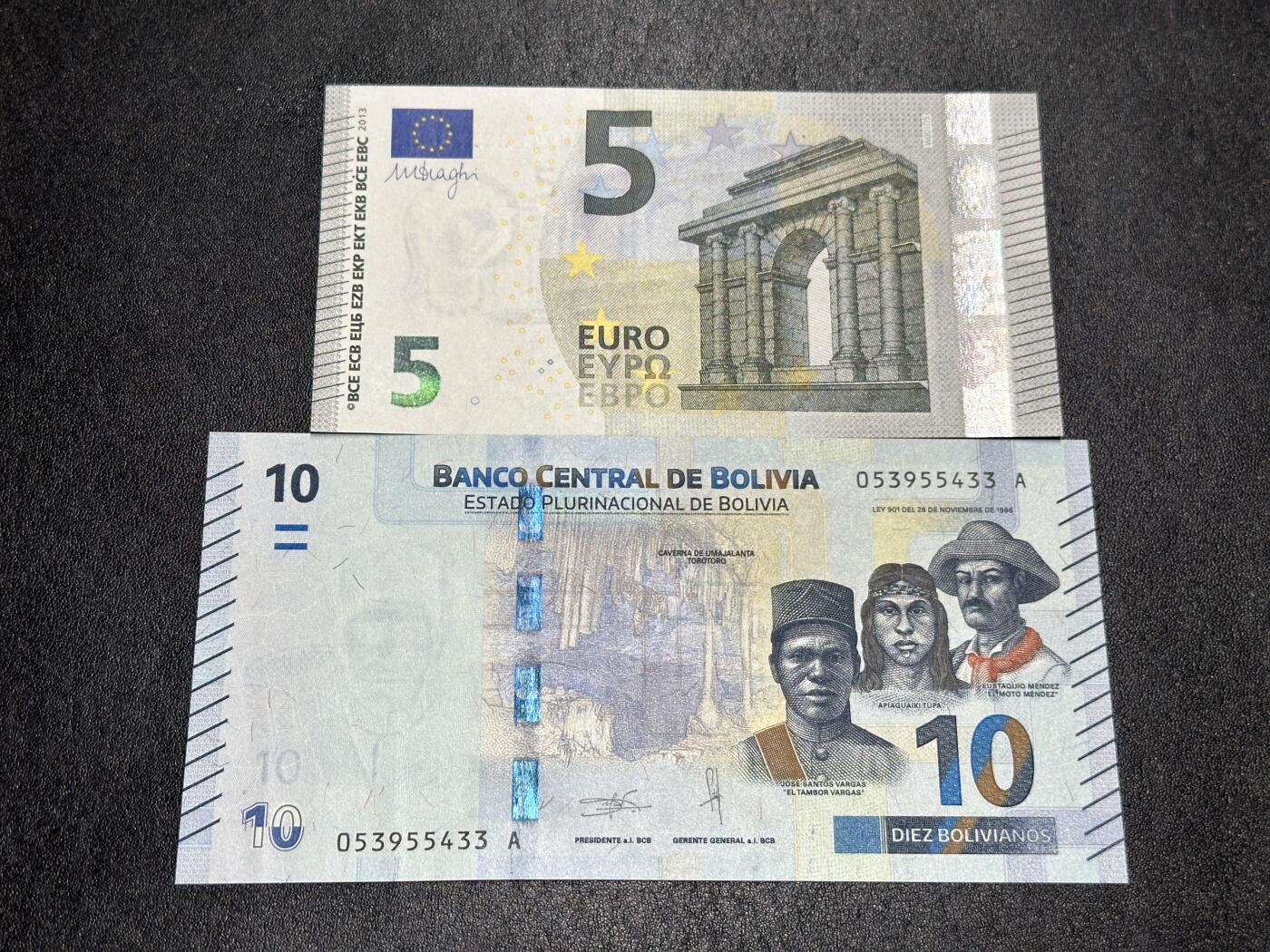 《外钞收藏家》第三百九十九期 最新版5欧元+玻利维亚10 两张一起 全新UNC