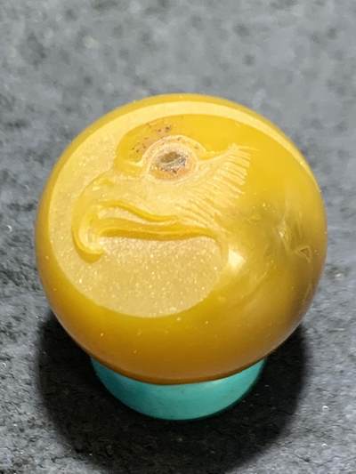 精美亚光高润度冻料鸡油黄金沙蒙料战国红玛瑙手工俏色巧雕刻金鹰珠一个 - 精美亚光高润度冻料鸡油黄金沙蒙料战国红玛瑙手工俏色巧雕刻金鹰珠一个