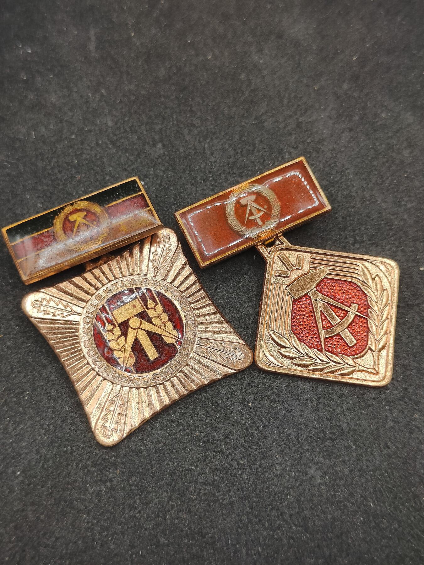 全场0元起拍 第180期 咸鱼国勋章拍卖专场 8月7日（周三）下午6：00开始 东德劳动奖章两个