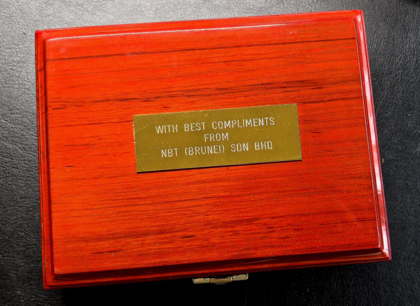 凡希社世界钱币微拍第三百零九期 1991文莱达鲁萨兰国全银精铸PS六枚套原厂盒证全，全品相，证书编号99，大炮国徽及传统纹饰，气息独特且设计精美的东南亚套装。